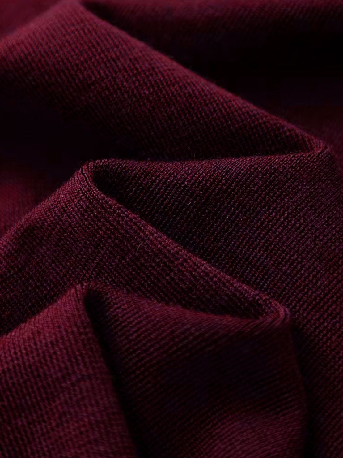 Slim fit short-sleeve 100% Merino wool mock neck tee in neutral color