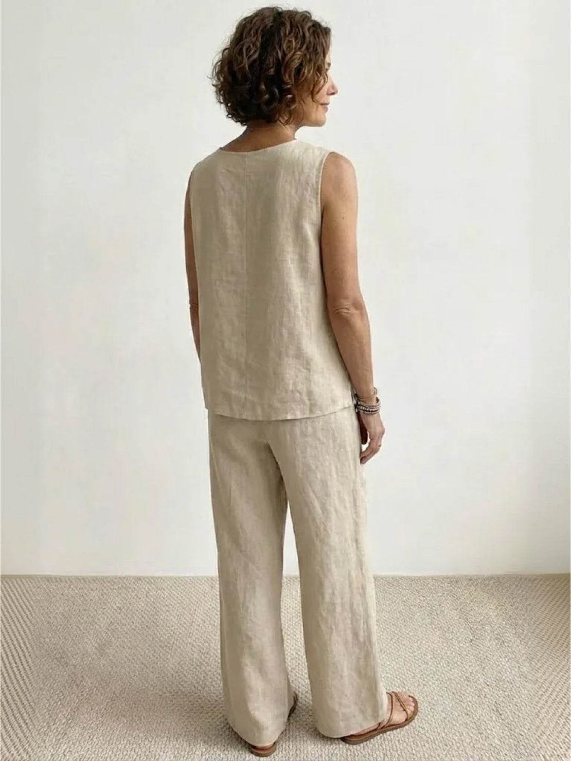 Loose solid color sleeveless two-piece set with oversized fit and premium cotton blend fabric