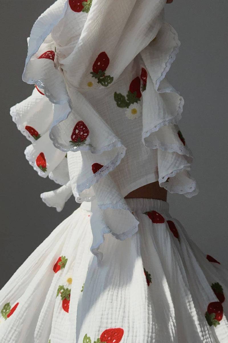 Sweet Countryside 100% cotton two-piece set with ruffled edges and strawberry prints.
