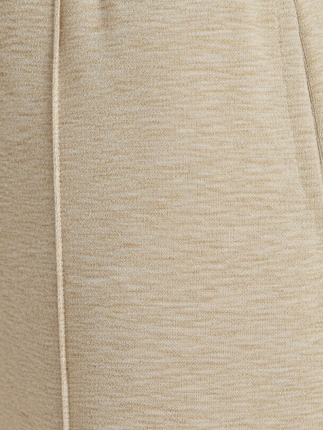 Soft knit wide-leg pants with elastic waist and side pockets in breathable fabric