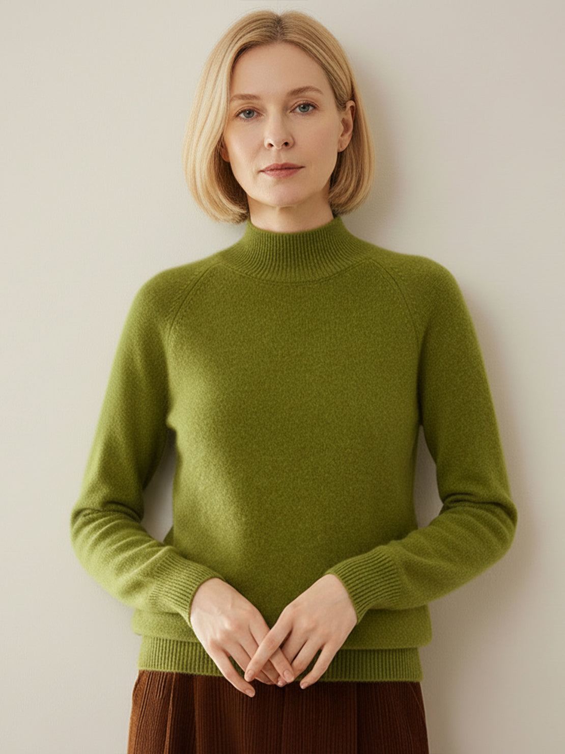 Lightweight 100% Italian cashmere sweater with mock neck and regular fit for elegant warmth.