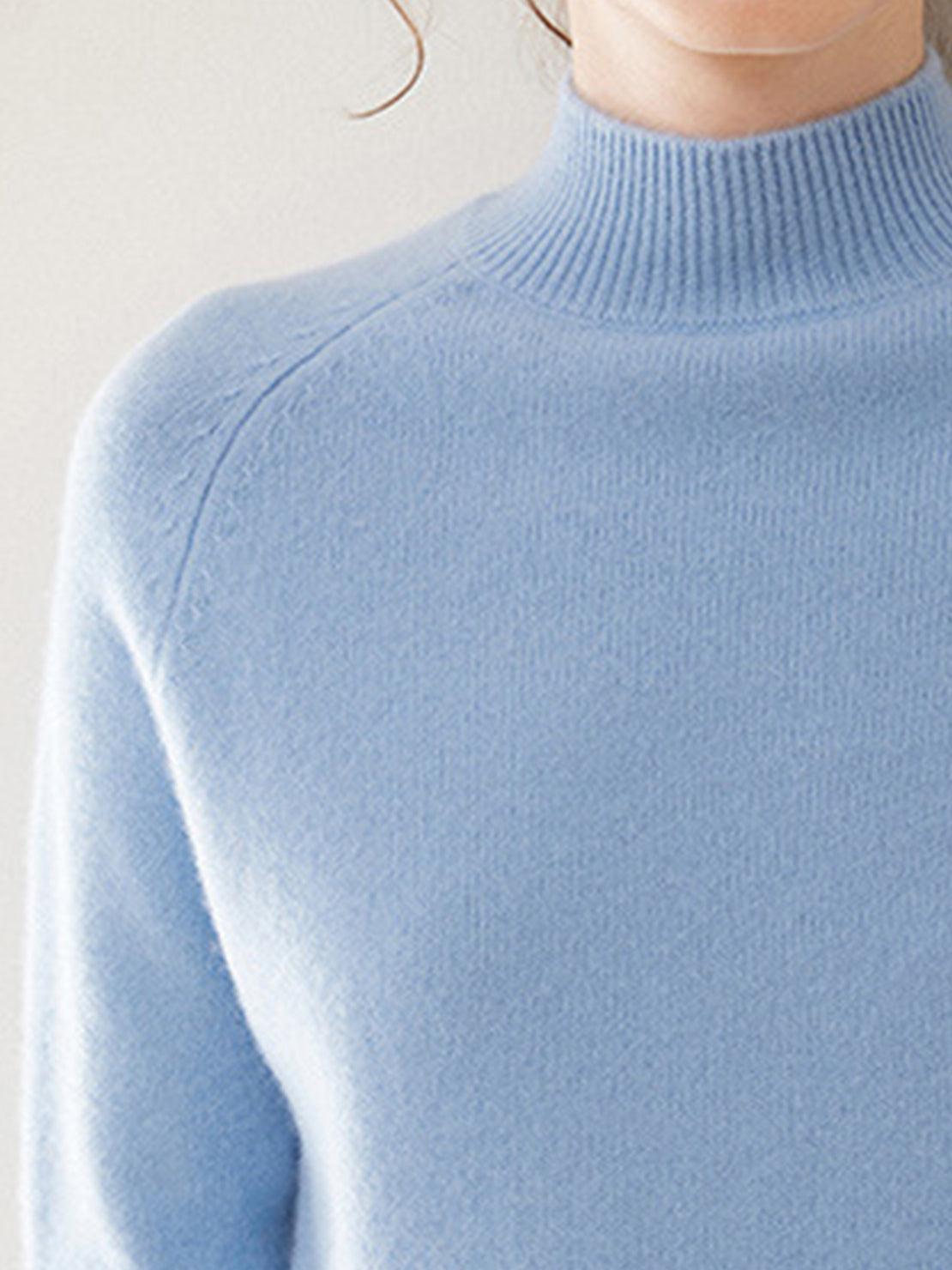 Lightweight 100% Italian cashmere sweater with mock-neck and regular fit for elegant warmth and comfort