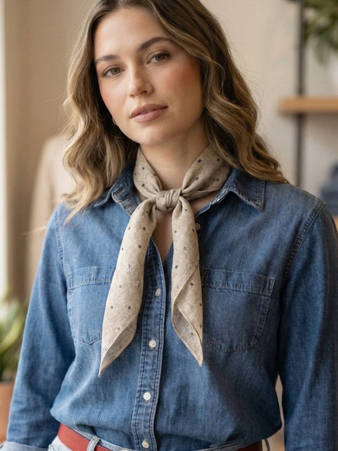 Lightweight 100% linen neck scarf with timeless checkered pattern and triangular design