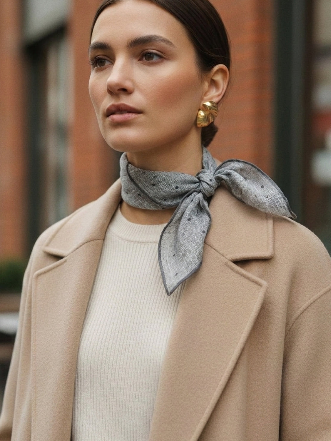Lightweight 100% linen neck scarf with checkered pattern and natural rolled edges