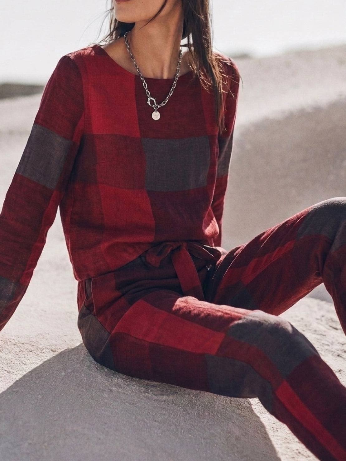 Woman wearing cotton-linen monochrome relaxed longline top and wide-leg pants set