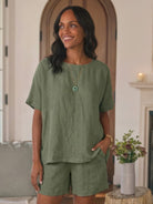 Comfy linen-like shirt and shorts two-piece set in breathable fabric for casual summer wear