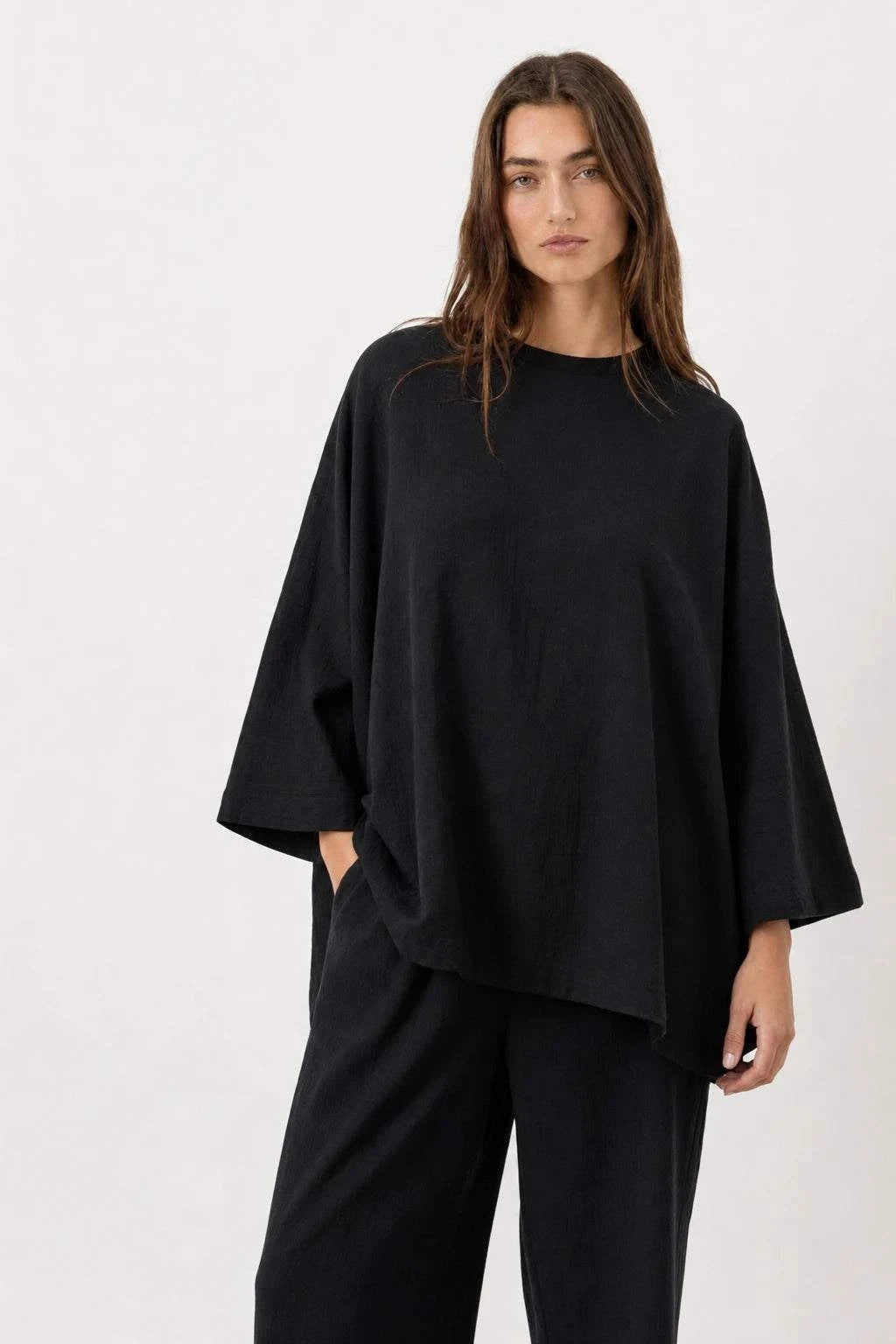 Everyday fashion loose-fit two-piece matching set in breathable fabric for casual comfort and style