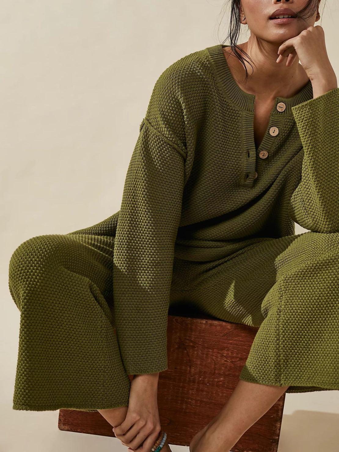 Multi-weather comfort two-piece oversized set with wrinkle-resistant fabric and relaxed fit