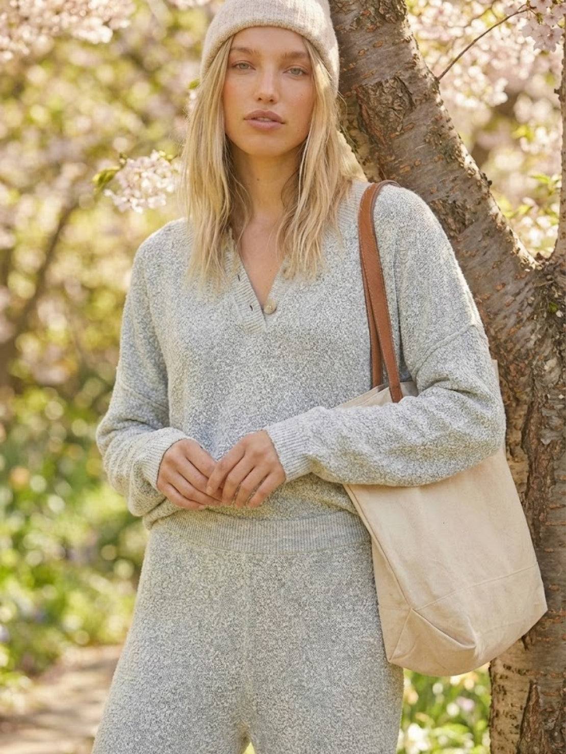 Two-piece oversized set in breathable fabric for multi-weather comfort with relaxed fit and stylish design